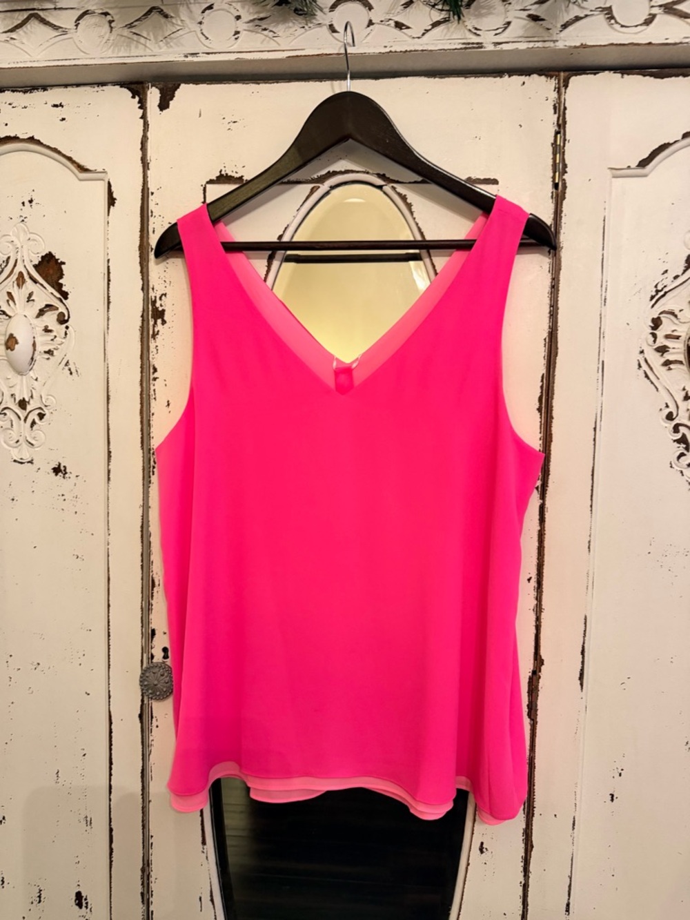 Lilly Pulitzer Florin Straight Hem Reversible V-neck Tank in Roxie
Pink | L